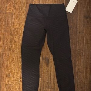 Lululemon Wunder Train HR Tight 25” size 8